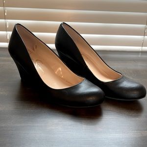 Jessica Simpson size 9.5 Shoes. 3” wedge heel.